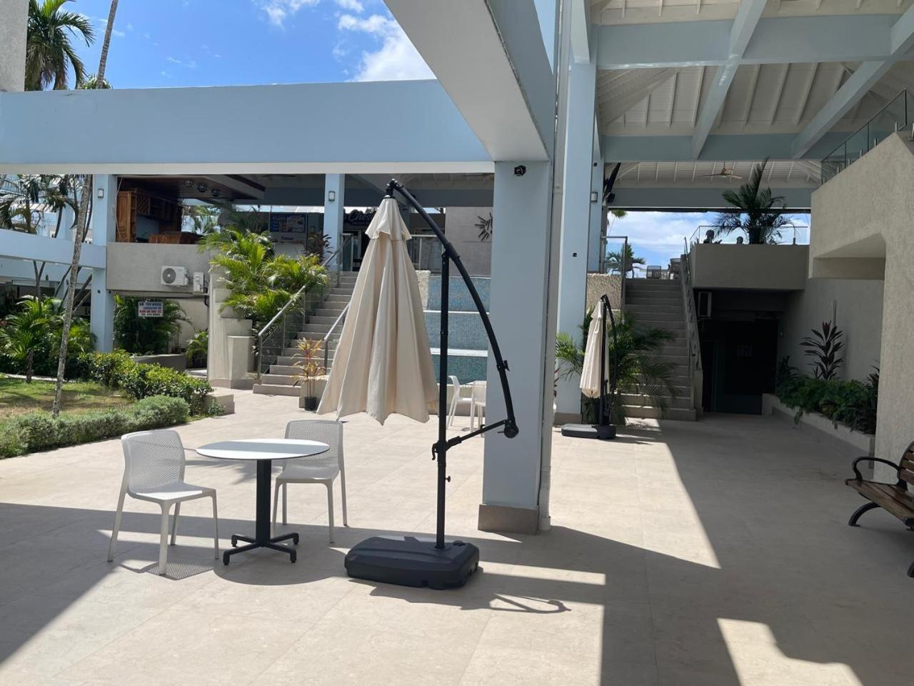 Oceanfront Condo W/ Free Parking + High Speed Wifi 네그릴 외부 사진