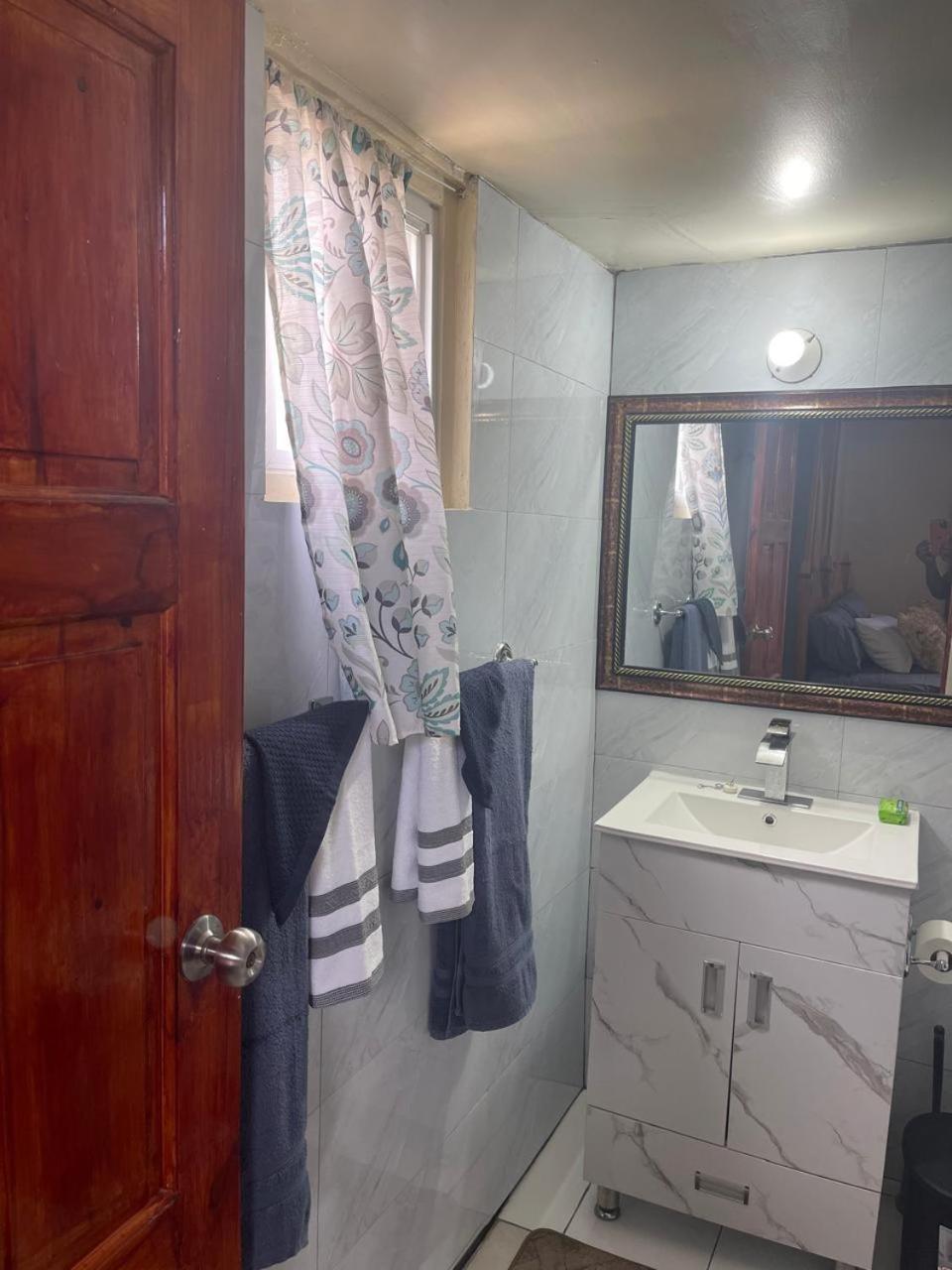 Oceanfront Condo W/ Free Parking + High Speed Wifi 네그릴 외부 사진
